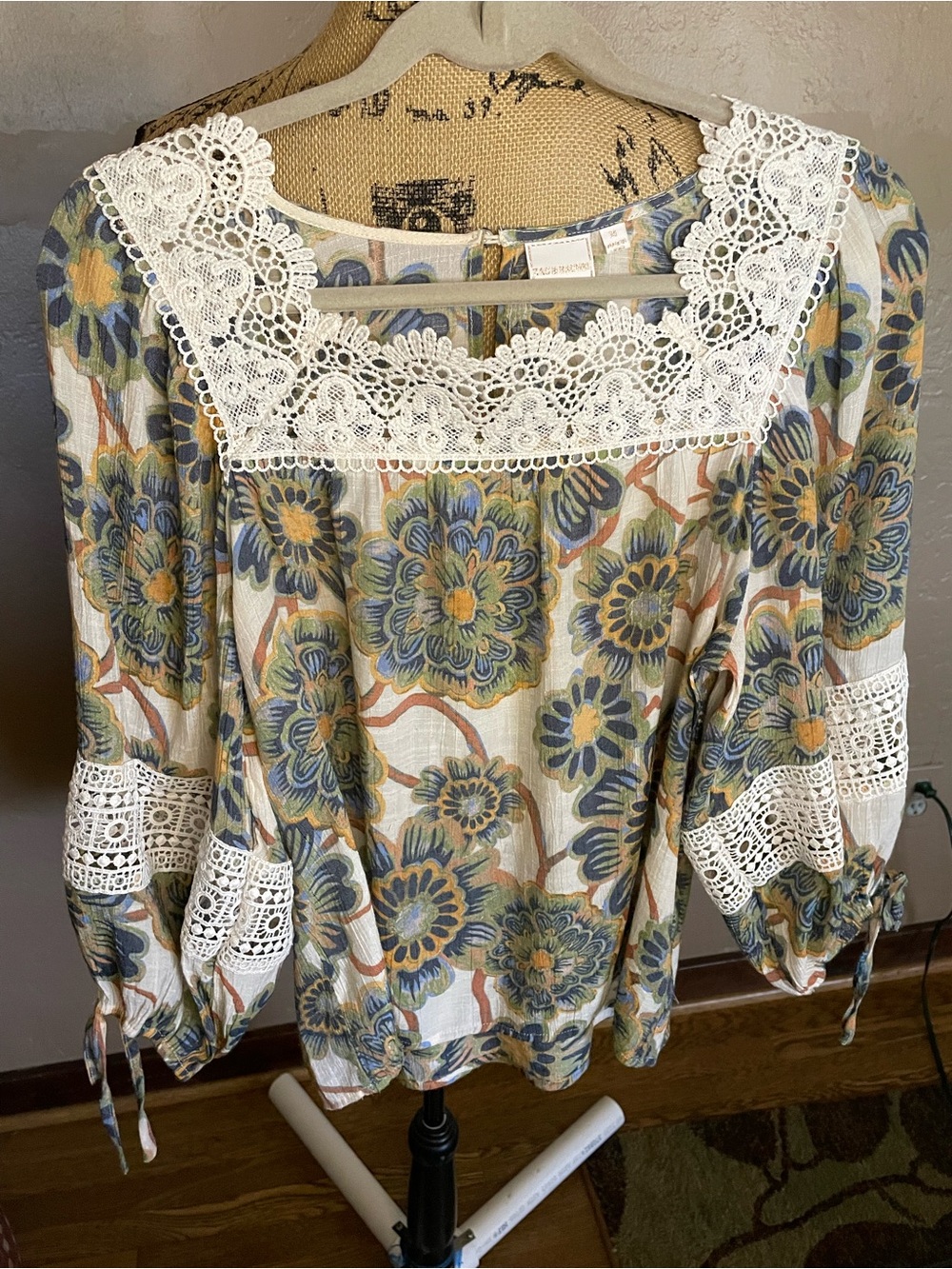 Zac & Rachel Blouse with Cream Floral Lace Trim design with blues and greens Med